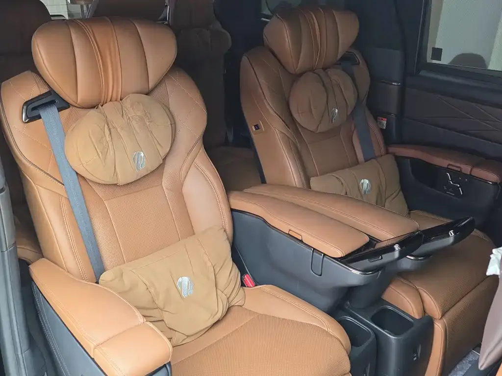 Toyota Alphard — фото 7