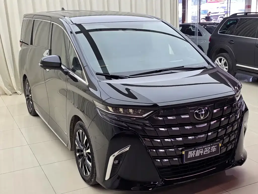 Toyota Alphard — фото 8