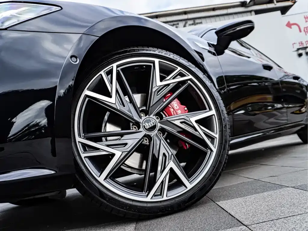 Audi A7L — фото 7
