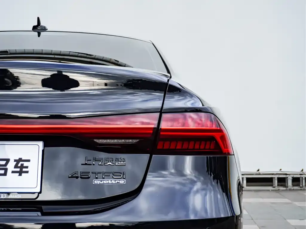 Audi A7L — фото 8