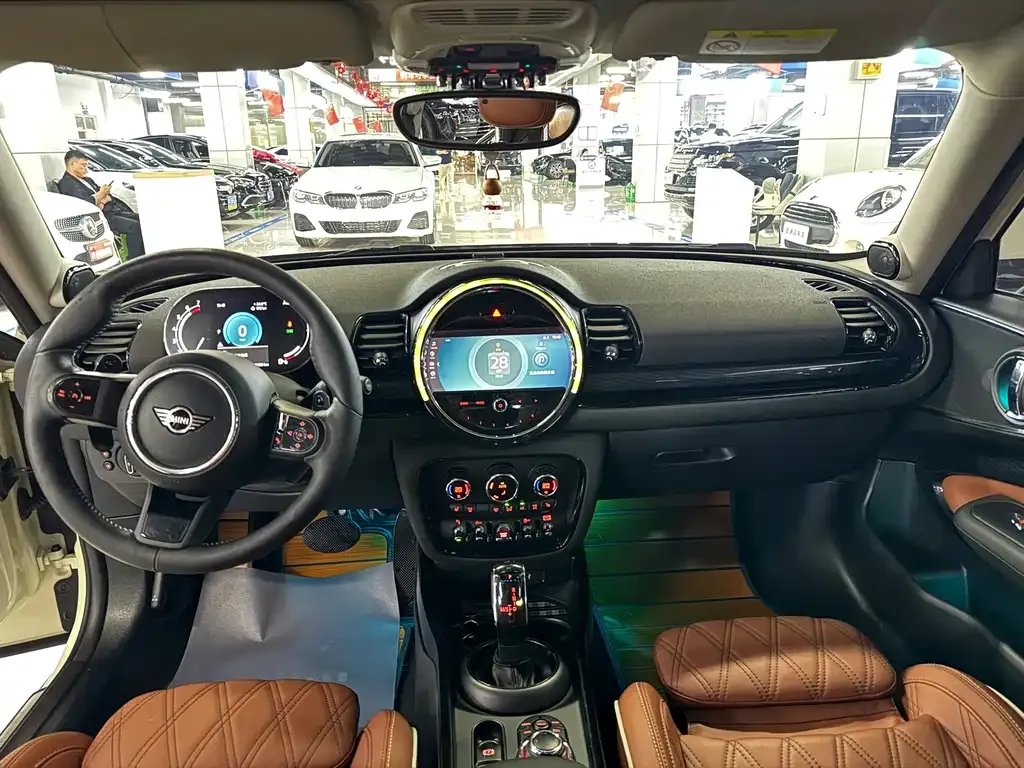 MINI Clubman — фото 9