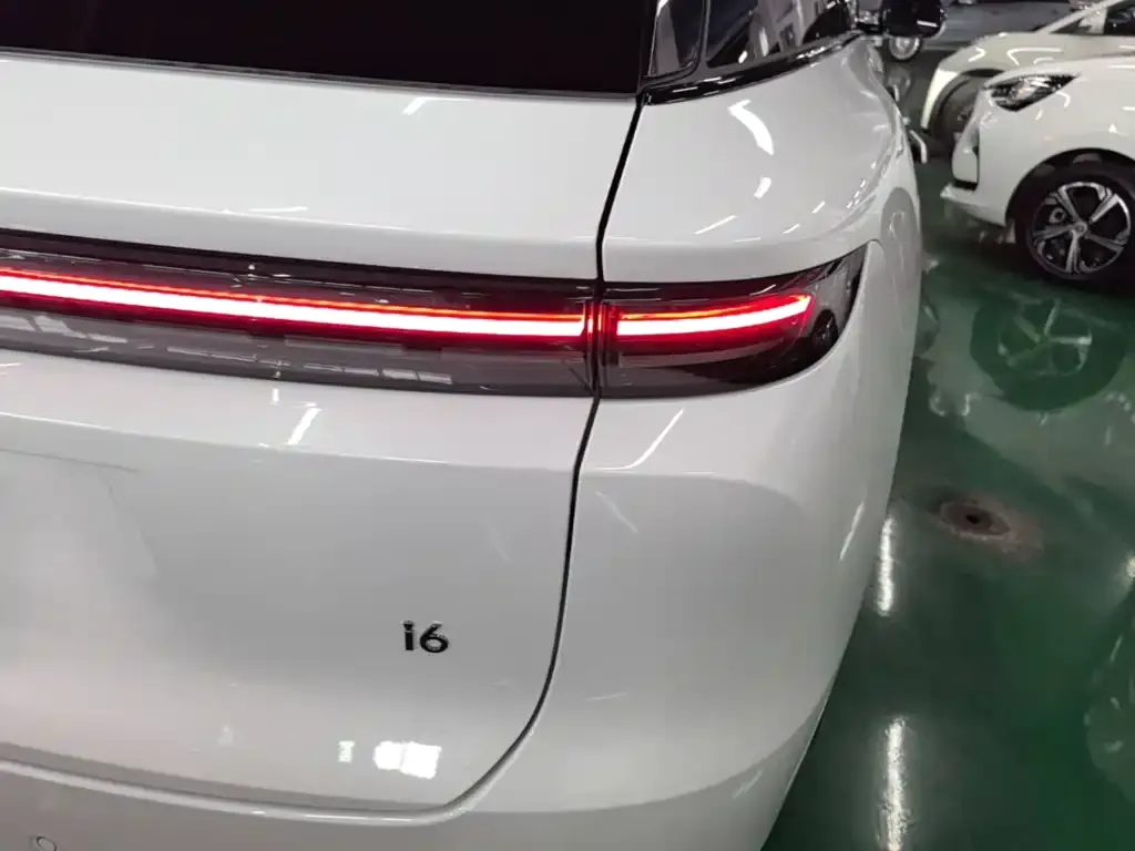 Li Auto Li i6 — фото 3
