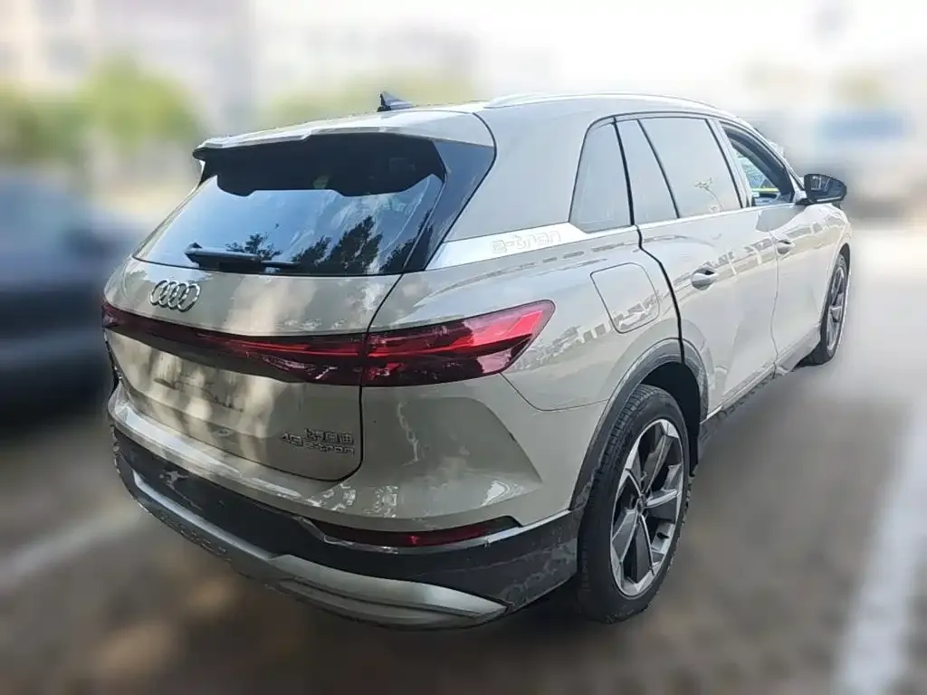 Audi Q5 e-tron — фото 4