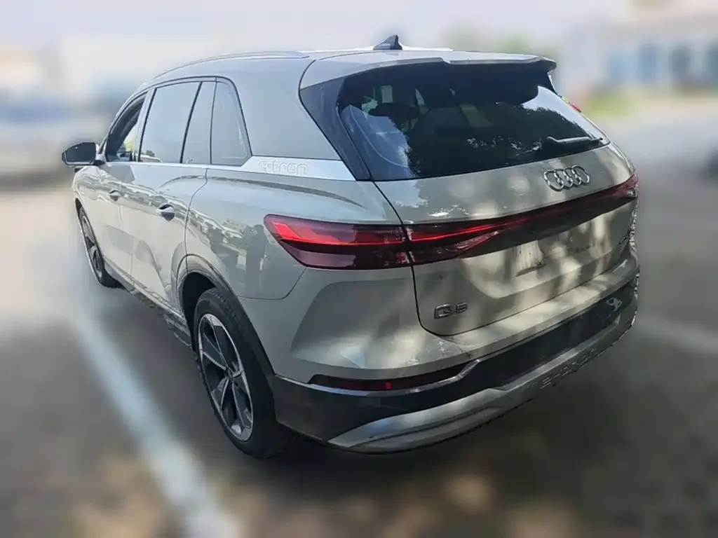 Audi Q5 e-tron — фото 8
