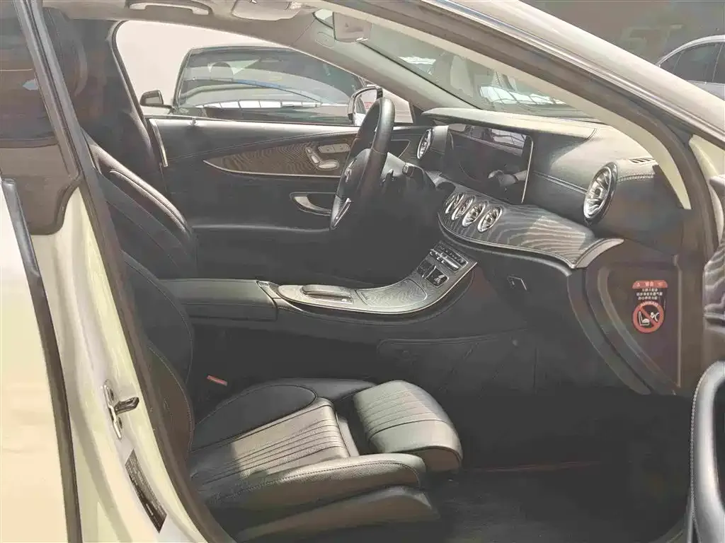 Mercedes-Benz CLS — фото 2