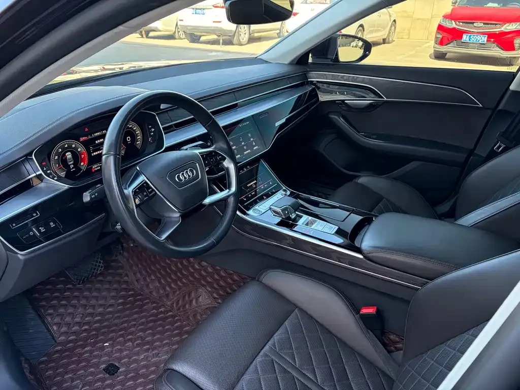Audi A8 — фото 4