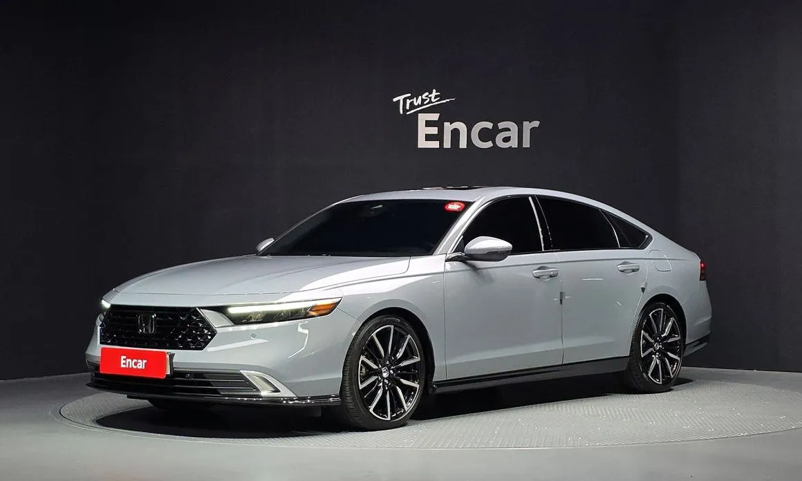 Honda Accord — фото 1