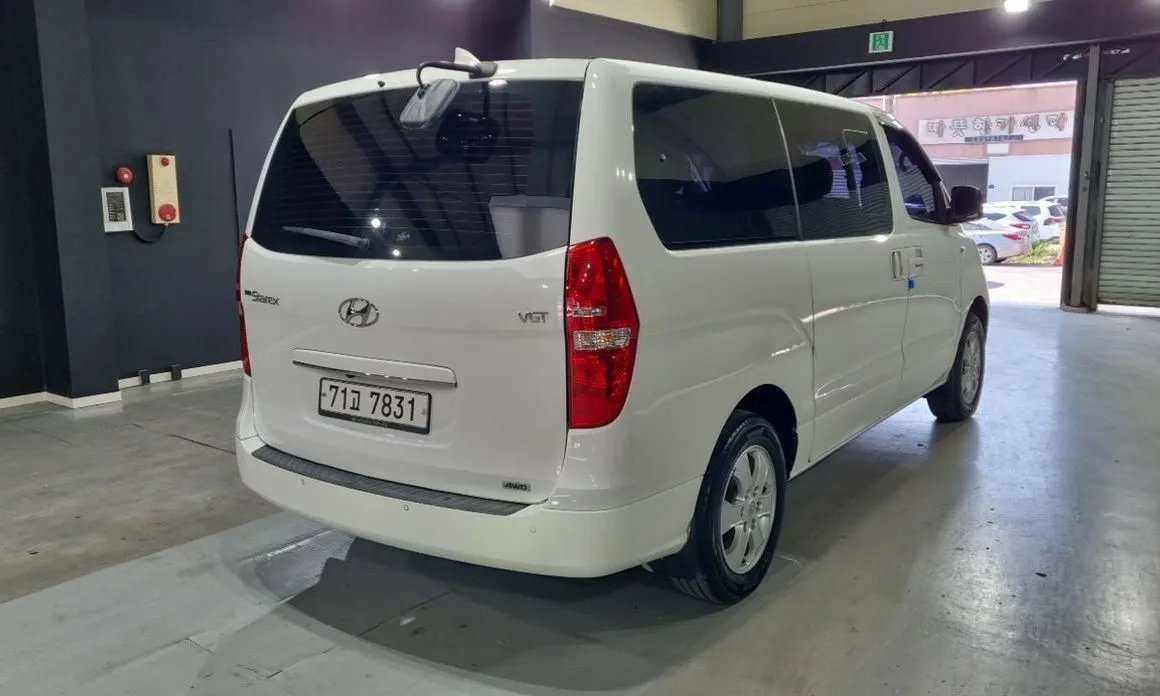 Hyundai Starex — фото 4