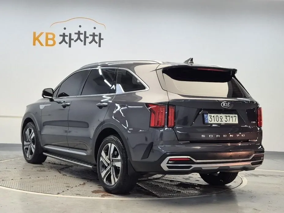 Kia Sorento — фото 6