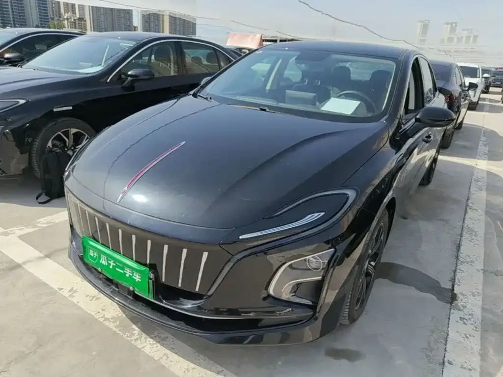 Hongqi E-QM5 — фото 9