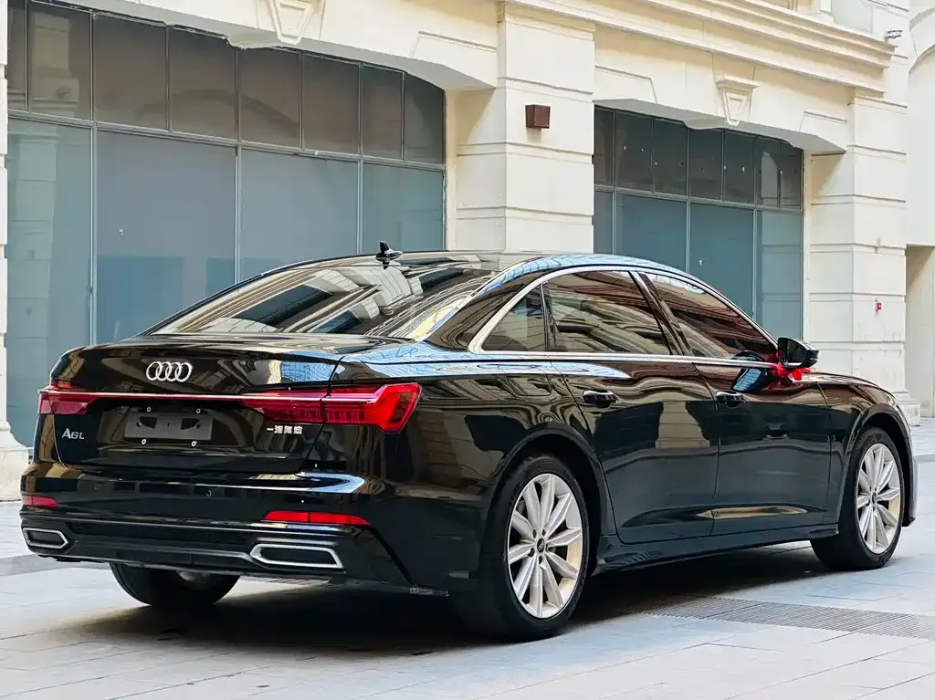 Audi A6L — фото 10