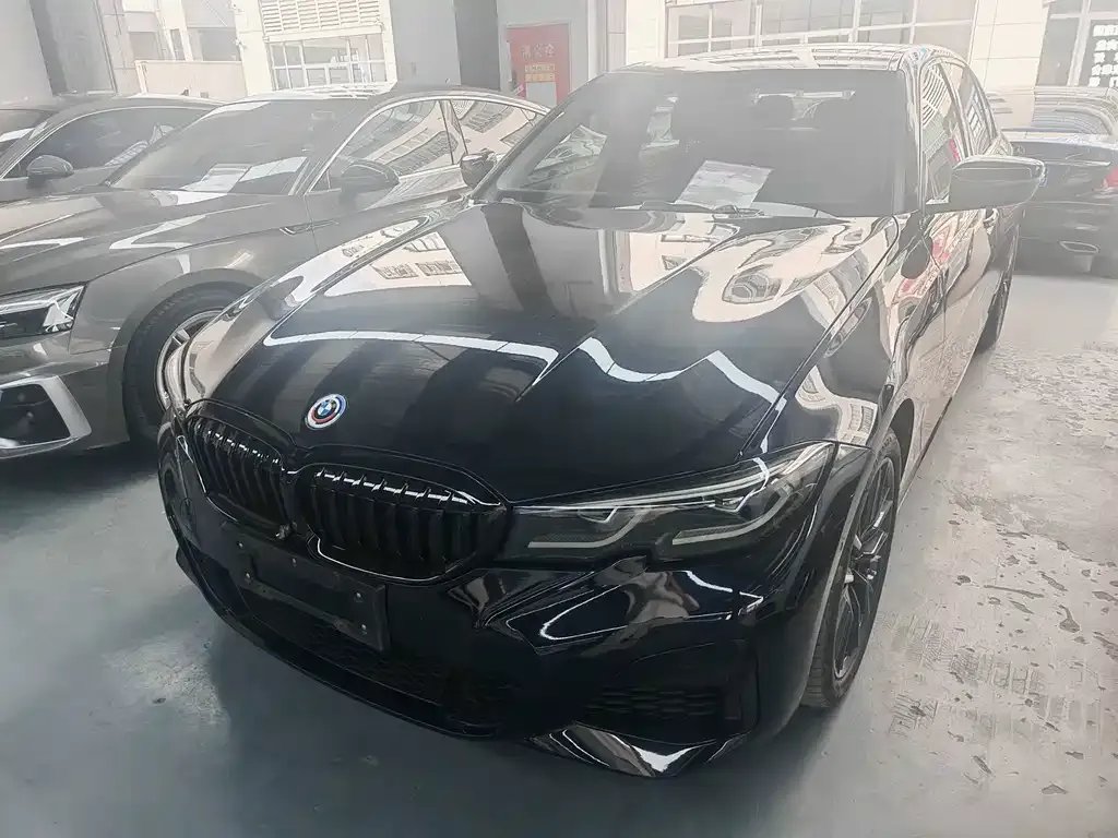 BMW 3 Series — фото 1