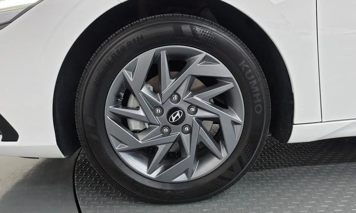 Hyundai AVANTE — фото 8