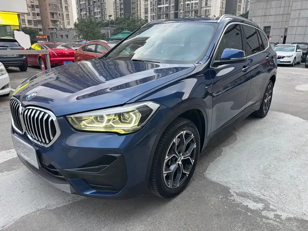 BMW X1 — фото 1
