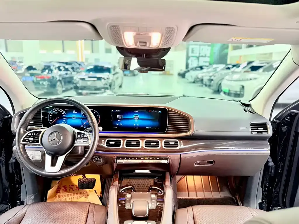 Mercedes-Benz GLS — фото 10