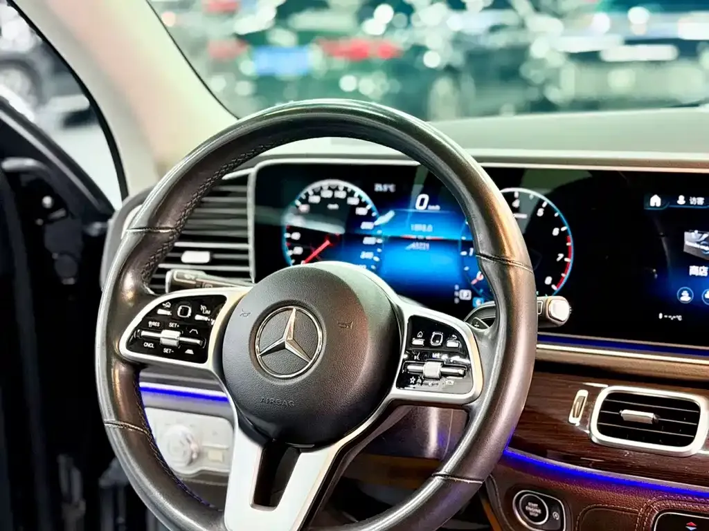 Mercedes-Benz GLS — фото 5