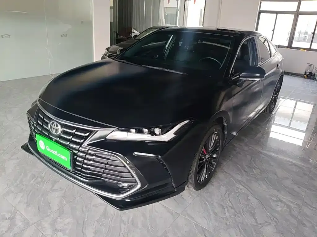 Toyota Avalon — фото 1