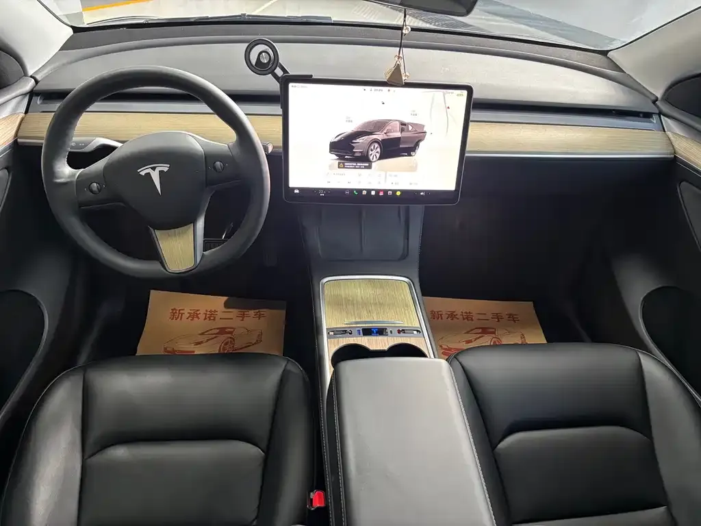 Tesla Model Y — фото 6