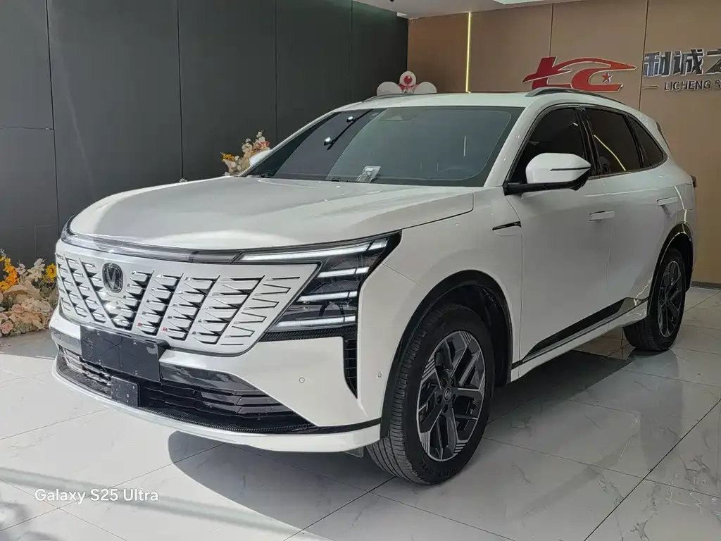 Changan CS75 PLUS — фото 1