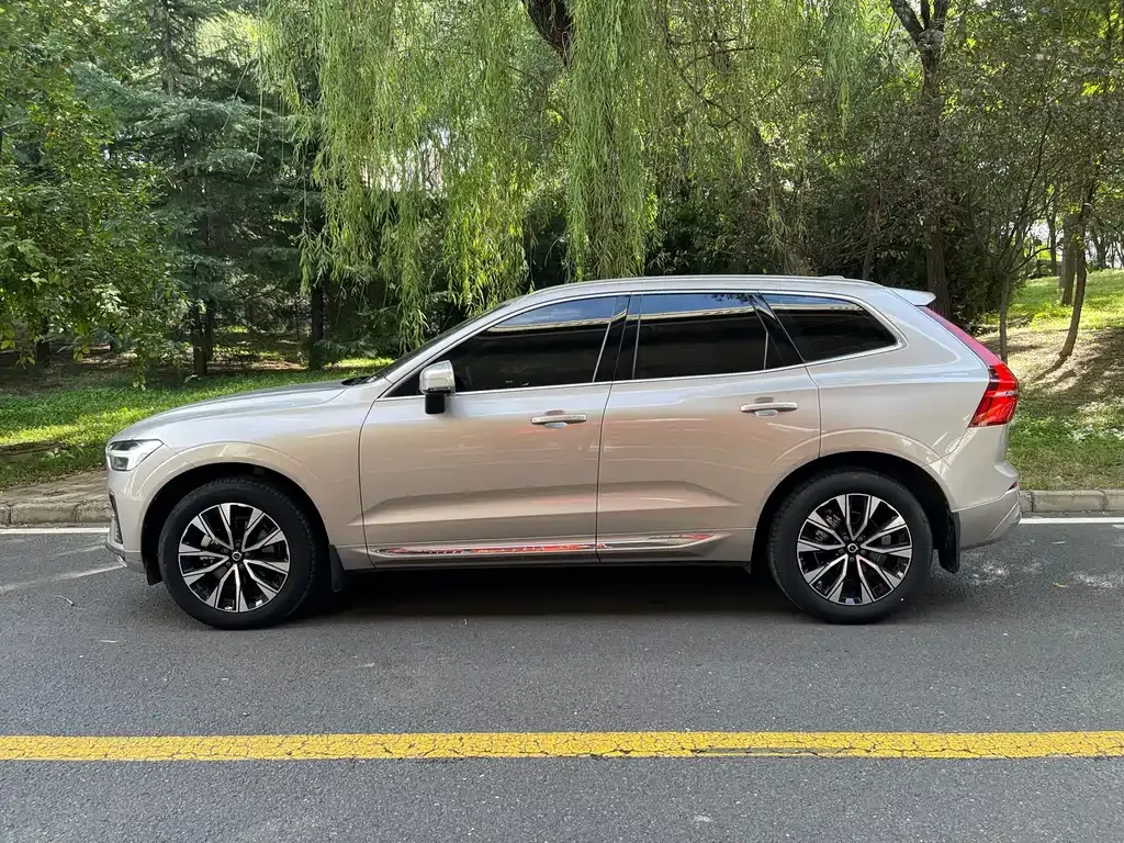 Volvo XC60 — фото 9