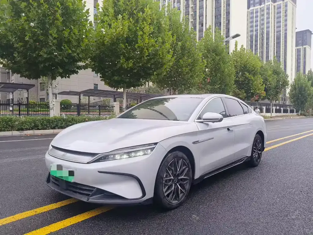 BYD Han — фото 1