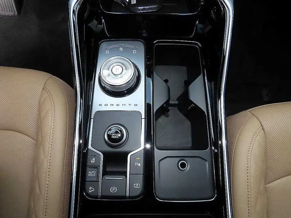 Kia Sorento — фото 9