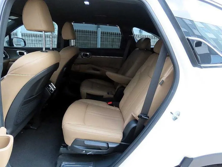 Kia Sorento — фото 4