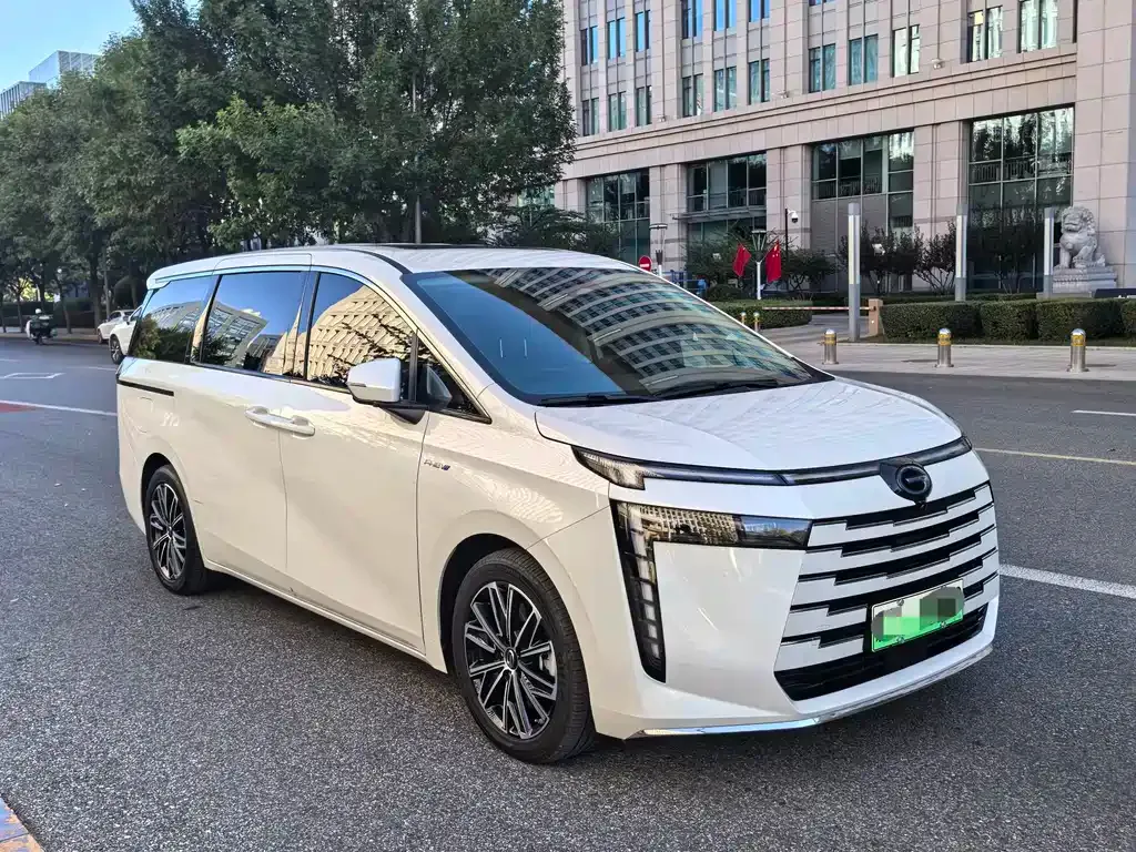 GAC Motor Trumpchi E8 PHEV — фото 10