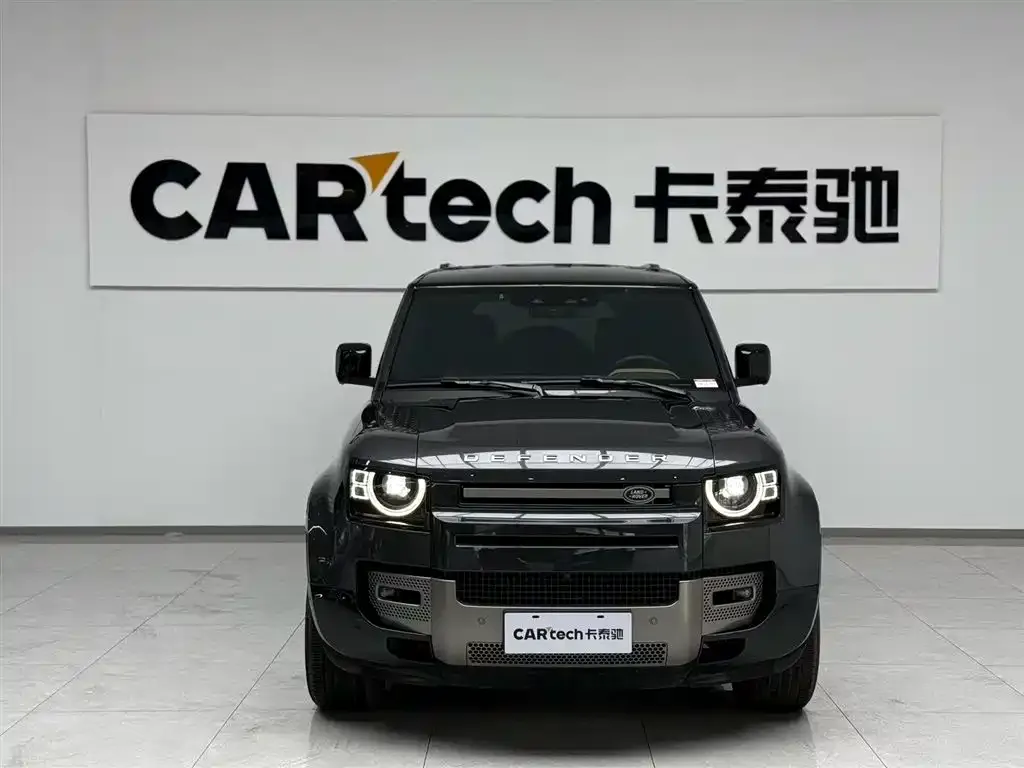 Land Rover Defender — фото 1