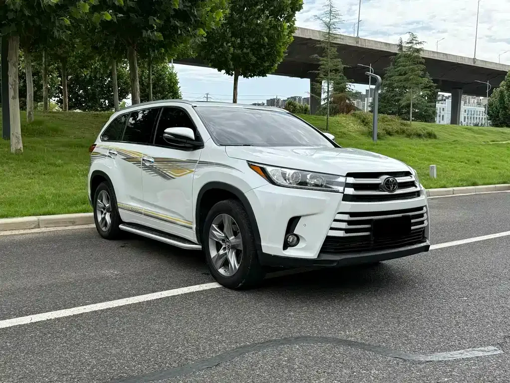 Toyota Highlander — фото 5