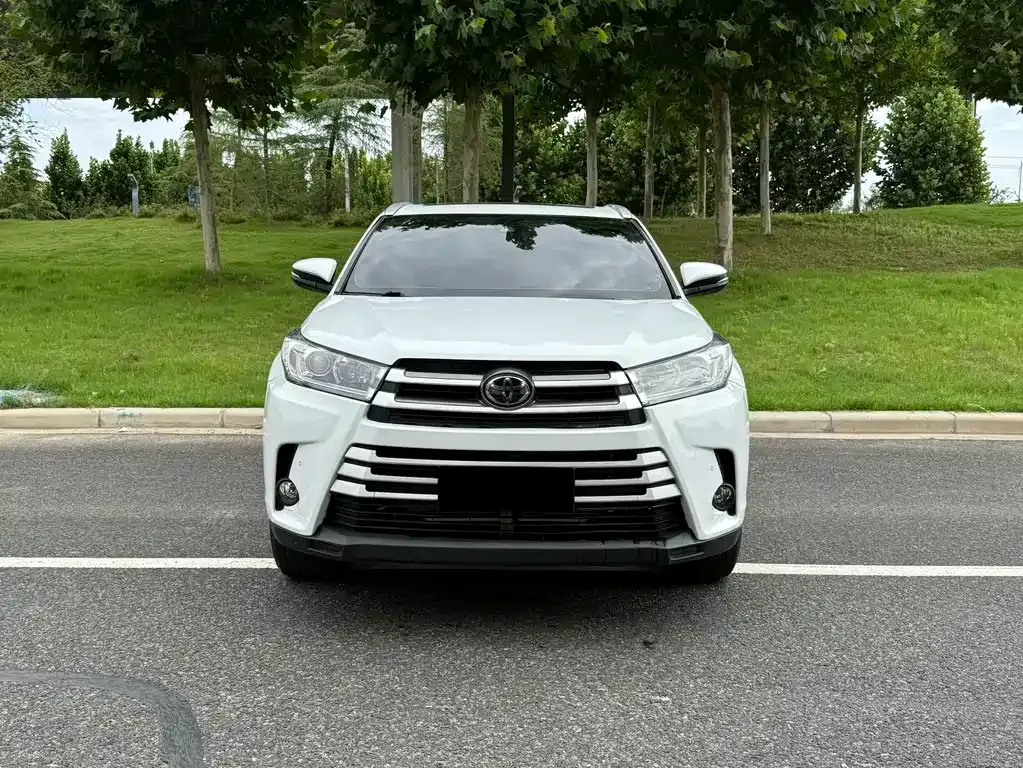 Toyota Highlander — фото 6