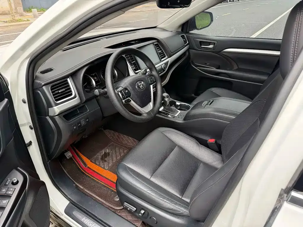 Toyota Highlander — фото 2