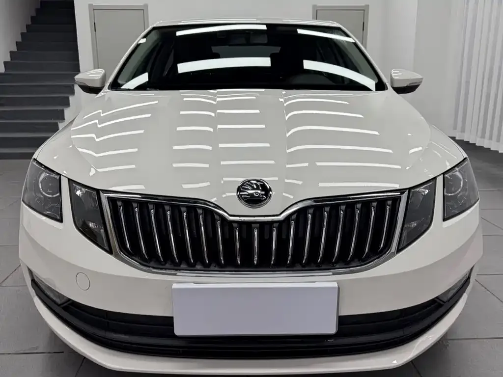 Skoda Octavia — фото 9