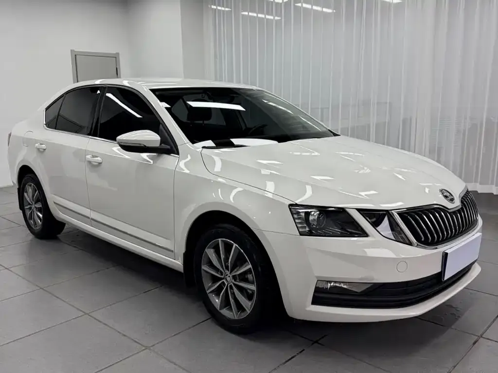 Skoda Octavia — фото 8