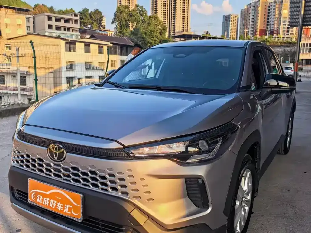 Toyota Corolla Cross — фото 1