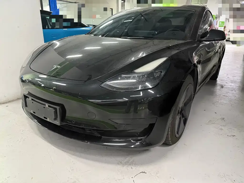 Tesla Model 3 — фото 1