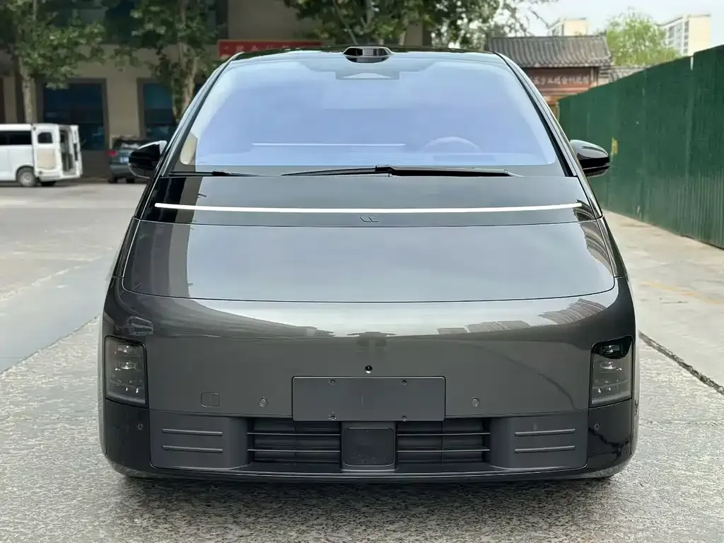 Li Auto MEGA — фото 9