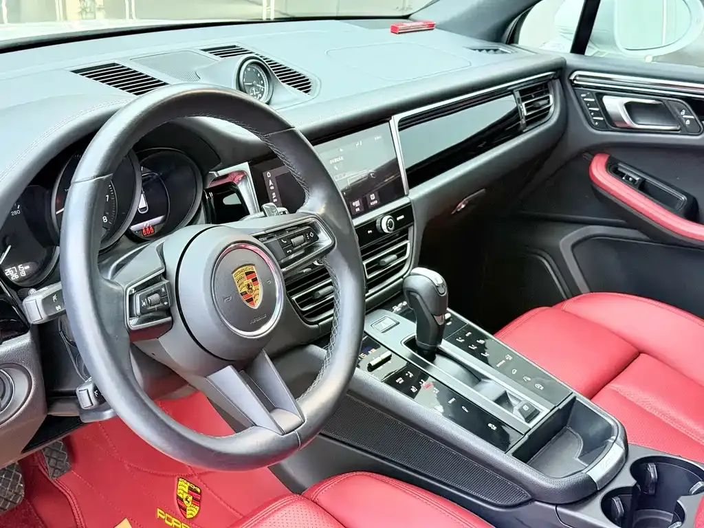 Porsche Macan — фото 10