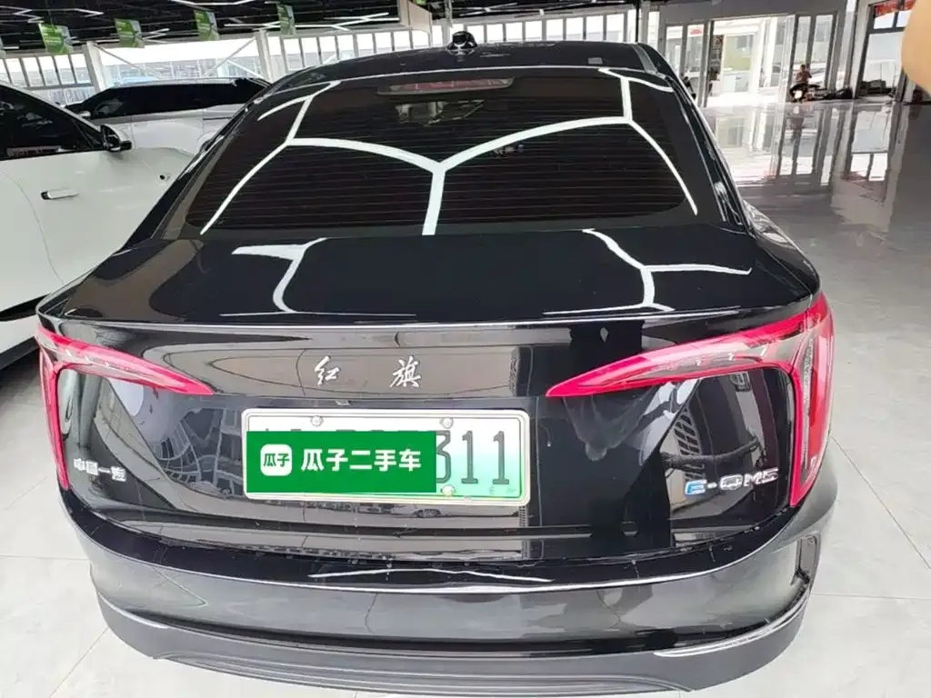 Hongqi E-QM5 — фото 8