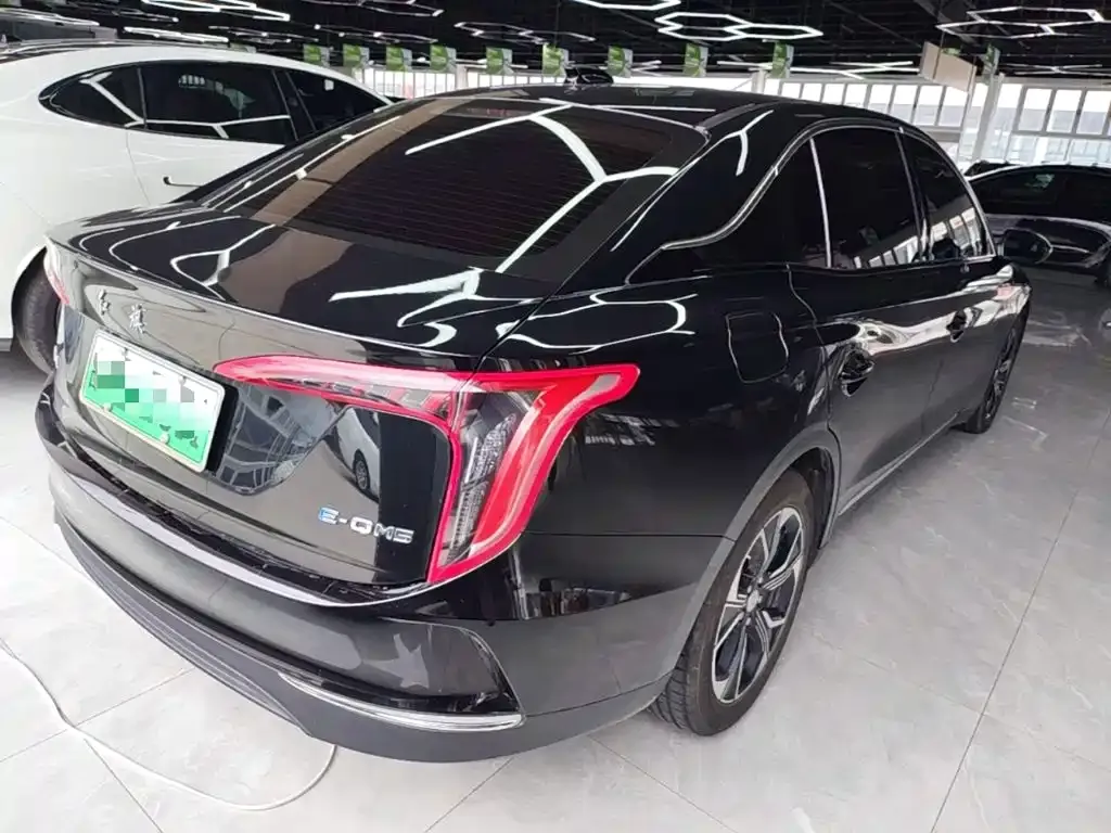 Hongqi E-QM5 — фото 3