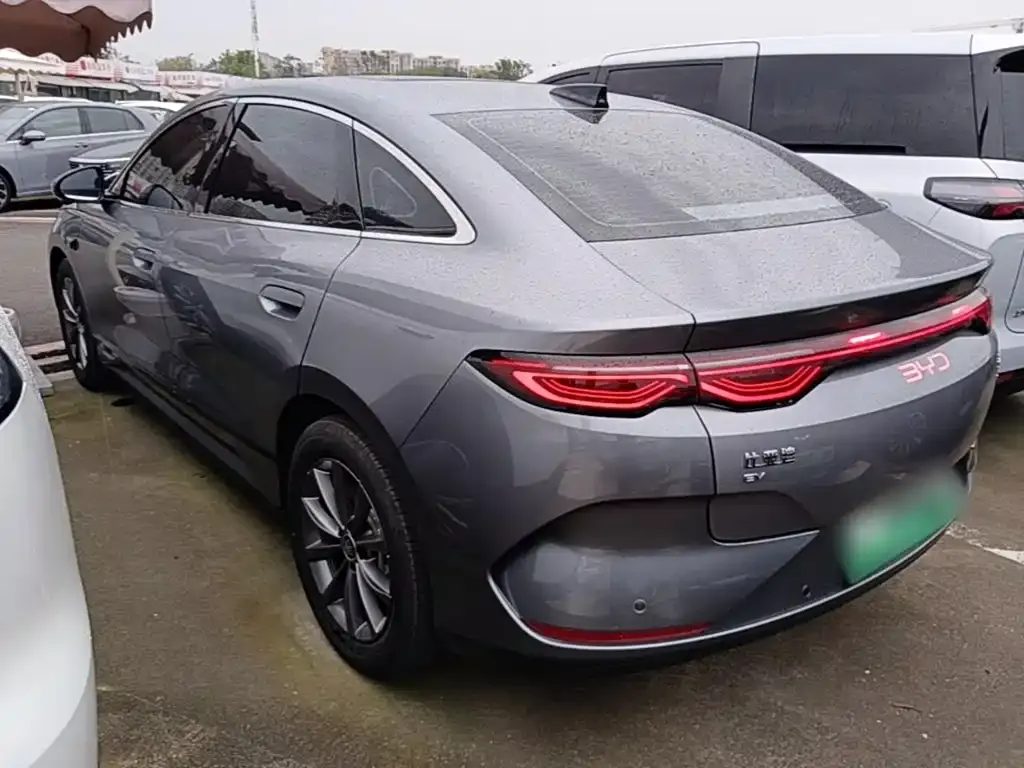 BYD Qin L — фото 9