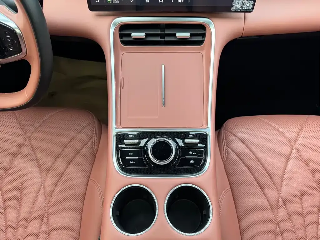 Geely Galaxy L6 — фото 9