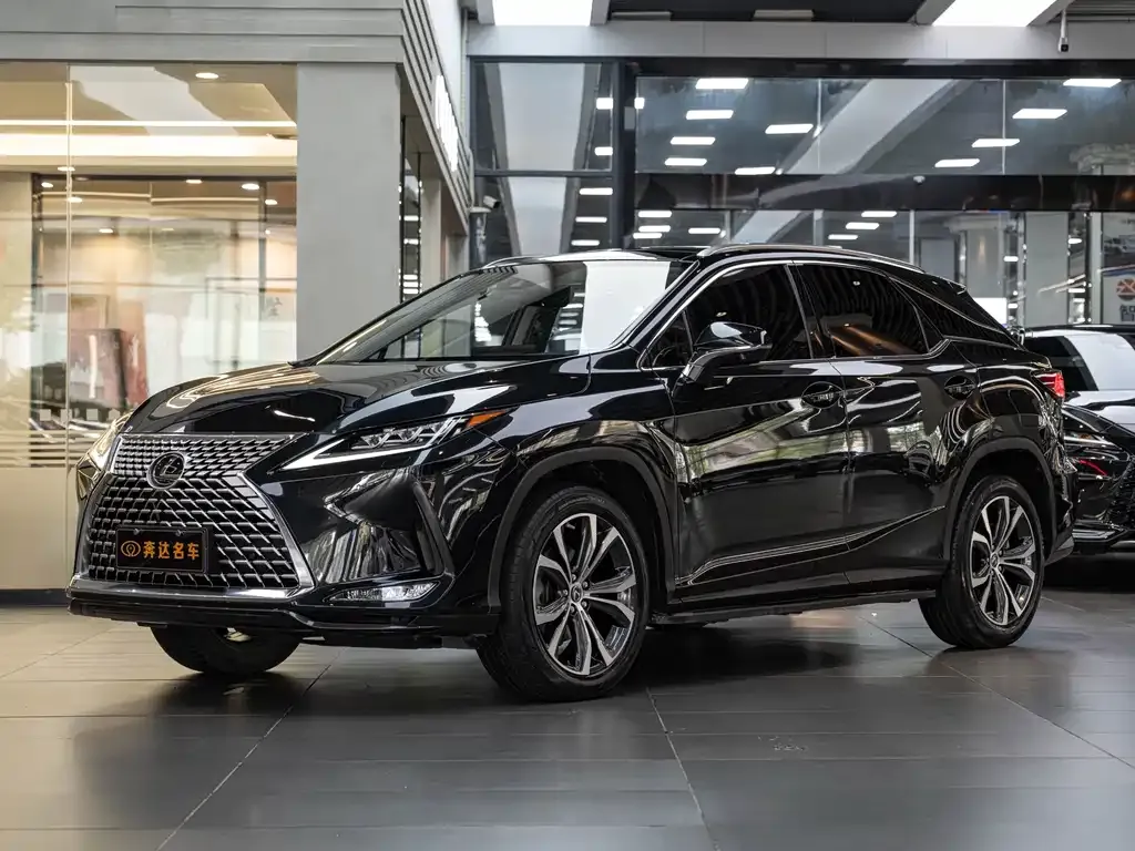 Lexus RX — фото 1