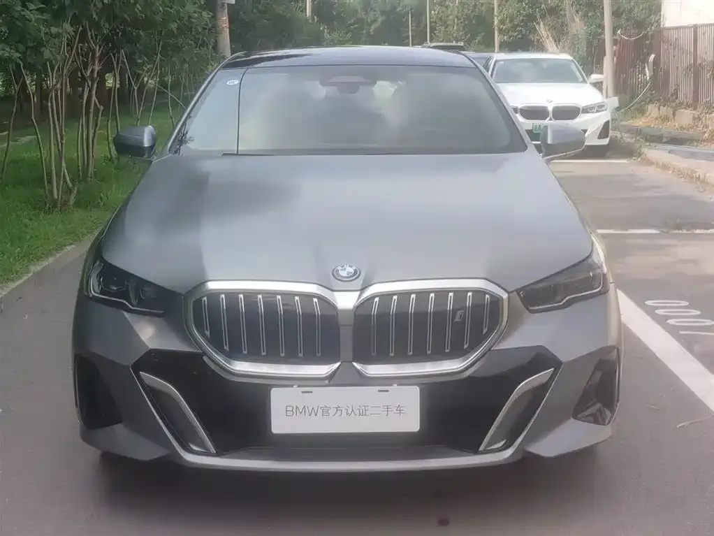 BMW i5 — фото 1