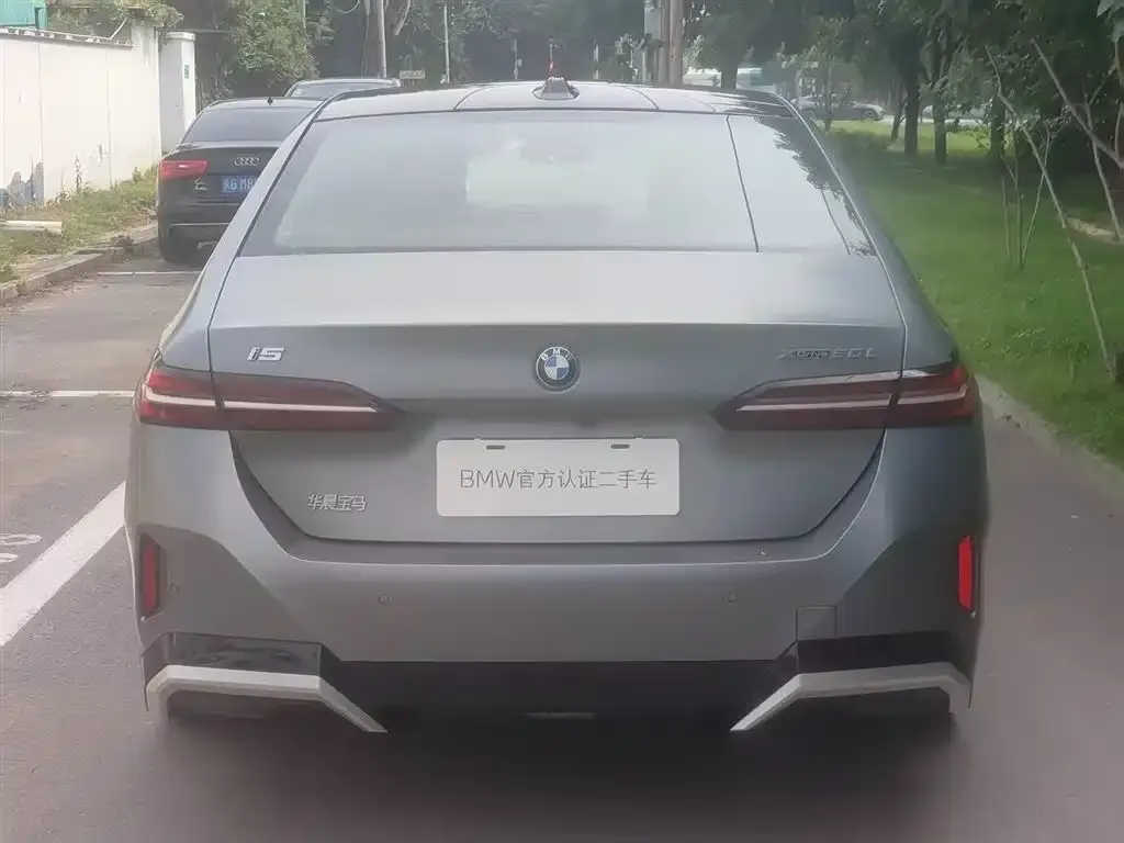 BMW i5 — фото 2