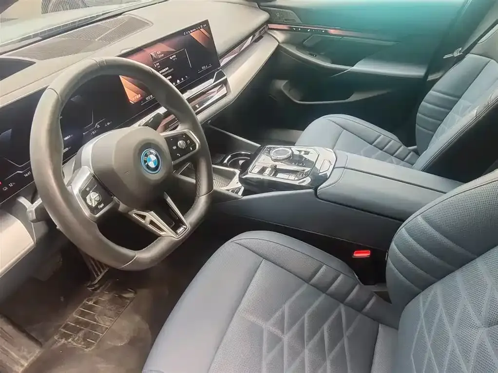 BMW i5 — фото 9