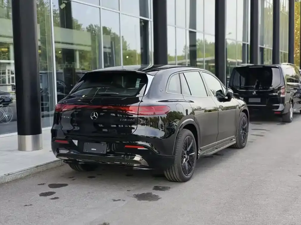 Mercedes-Benz EQS SUV — фото 4