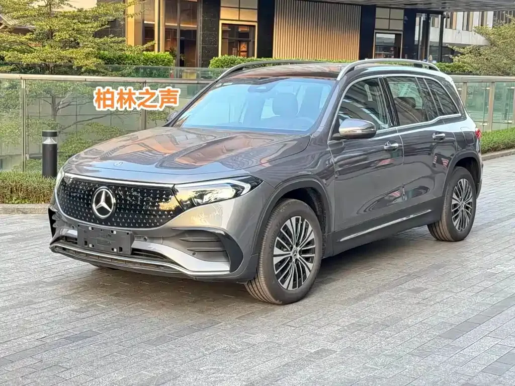 Mercedes-Benz EQB — фото 1