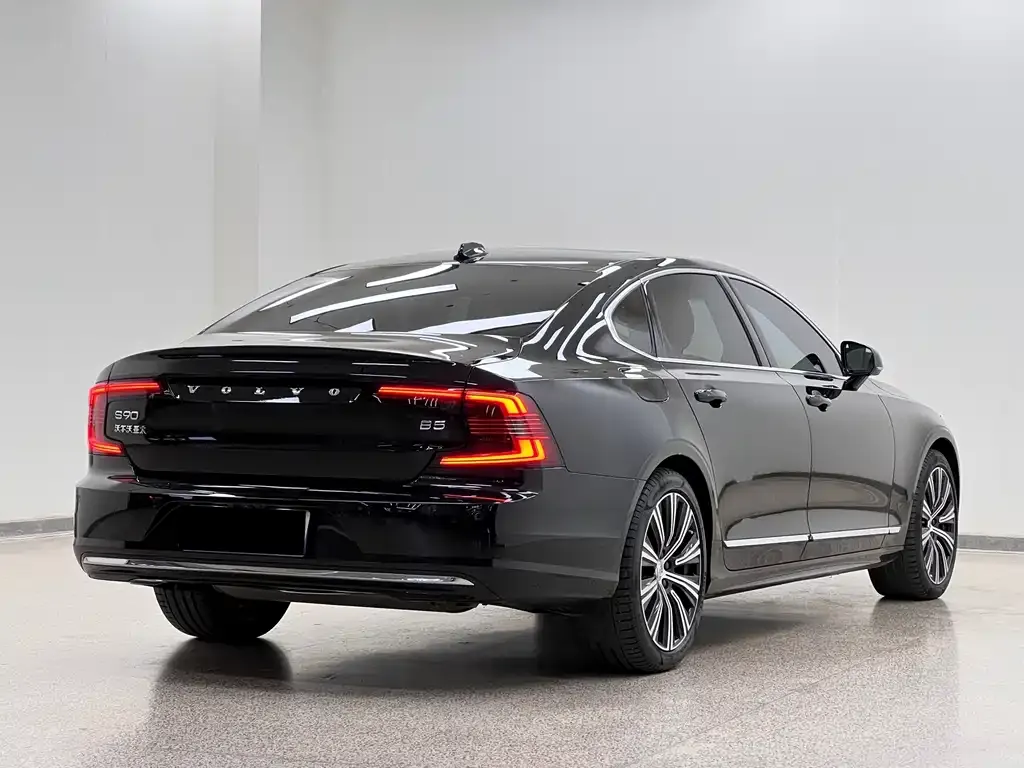 Volvo S90 — фото 4