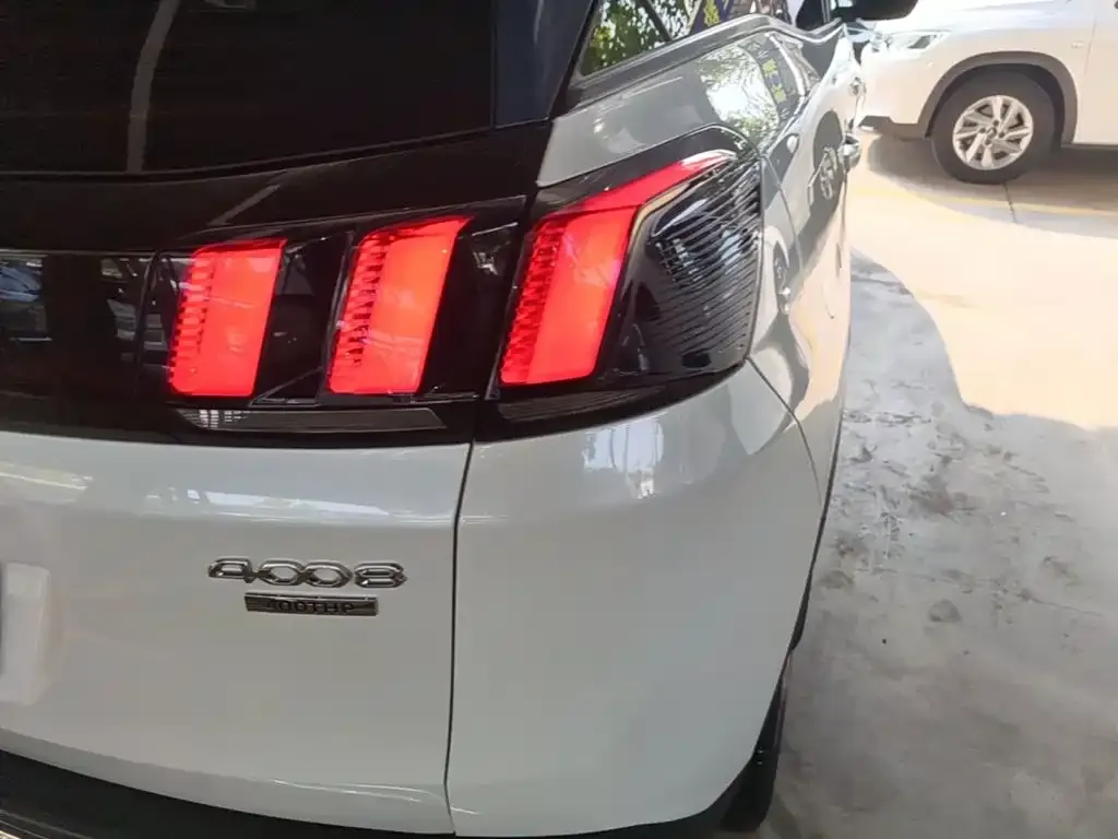 Peugeot 4008 — фото 10